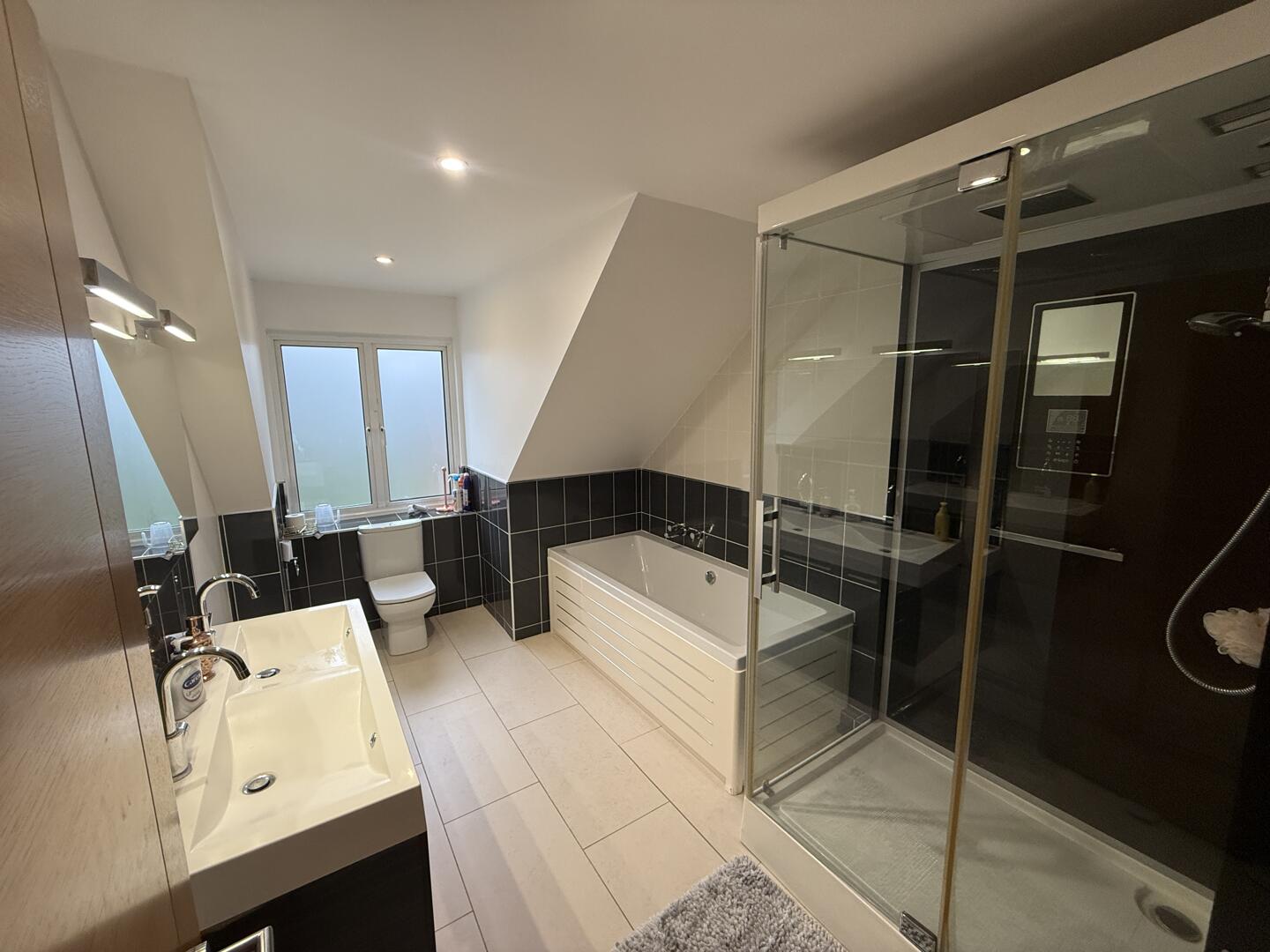 Fairfield Approach, Staines-Upon-Thames